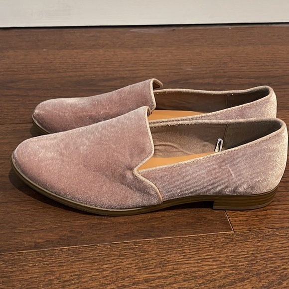 GAP Women’s Slip On Shoes Size 7 - Picture 2 of 6